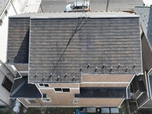 ガルバリウム鋼板で耐久性と美観を向上した屋根工事前